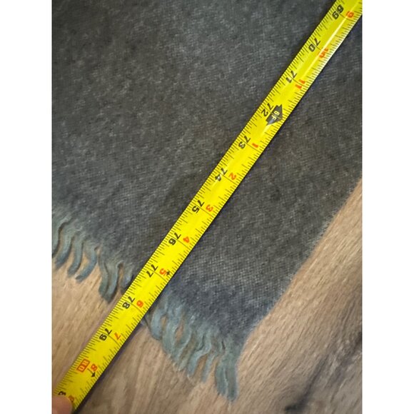 Bufandy Alpaca Blend Ombre Scarf With Fringe Edge Green Gray - Picture 6 of 6